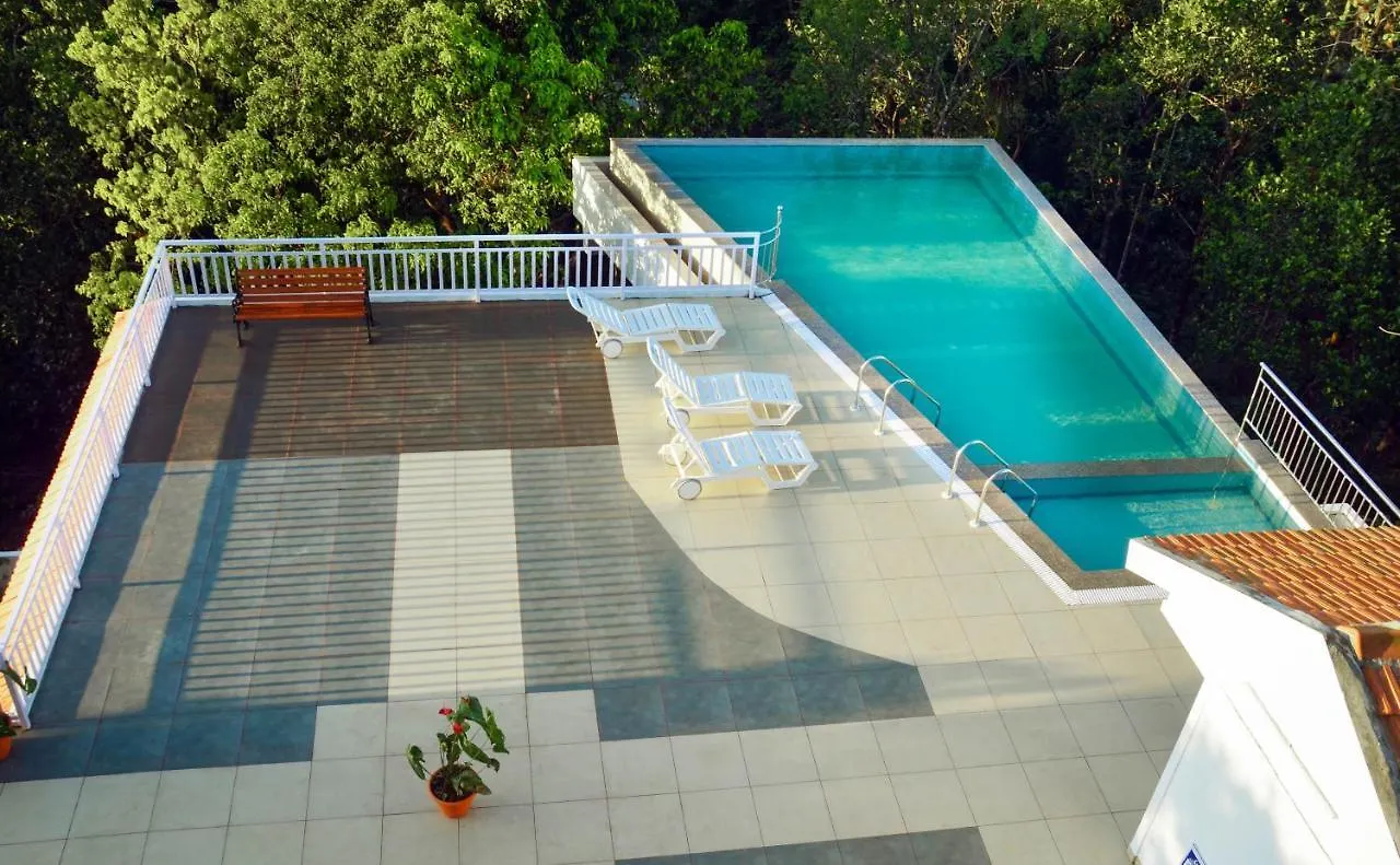 Chillax Vagamon Hotel